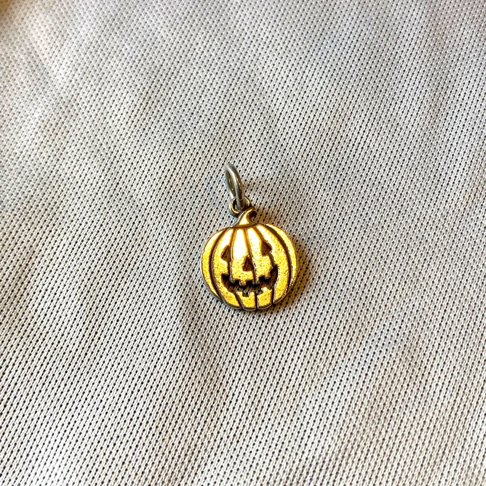 Pumpkin charm